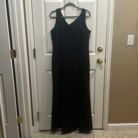 Liz Claiborne Dresses & Skirts - Liz Claiborne Nights dress, size 12